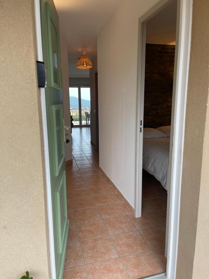 Appart. Vue Mer Avec Piscine - Golfe De St Tropez 雷以桑布尔 外观 照片